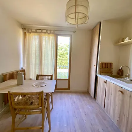 Cozy And Spacious 에브뢰